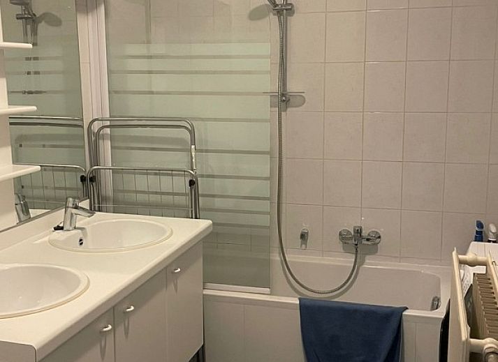 Spacious indoor space with view Blankenberge marina: 2 bdrm app. + parking, Belgian coast, Belgium.