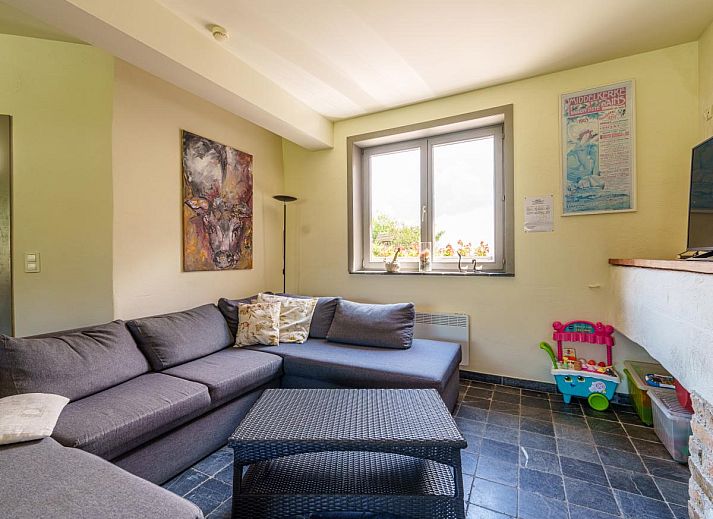 Geniessen Sie die sonnige Terrasse des Ferienhauses Meeuwenoord in Middelkerke, Westflandern, die ideal fuer Mahlzeiten im Freien ist.