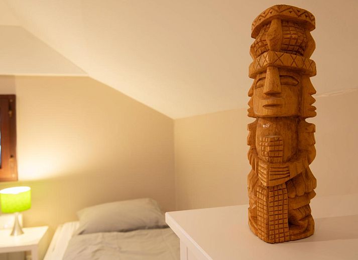 Gemuetliche Sitzecke auf der Terrasse von De Golfbreker in Middelkerke, ideal zum Entspannen in Westflandern, Belgien.