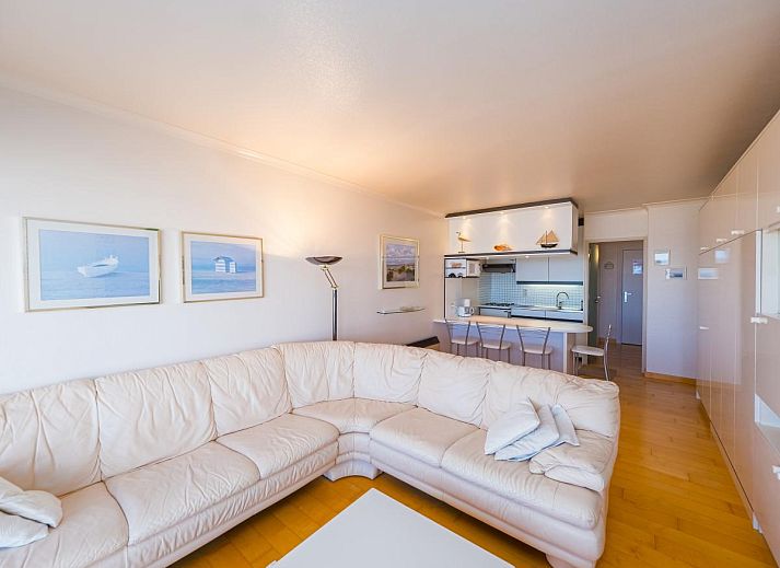 Helles Wohnzimmer von Brisbane II - 0202 in Middelkerke mit Panoramablick aufs Meer, ideales Ferienhaus an der belgischen Kueste.