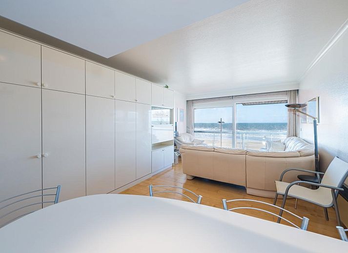 Meerblick vom Balkon von Brisbane II - 0202 + Parkplatz 35, einem Ferienhaus in Middelkerke, Westflandern, Belgien.