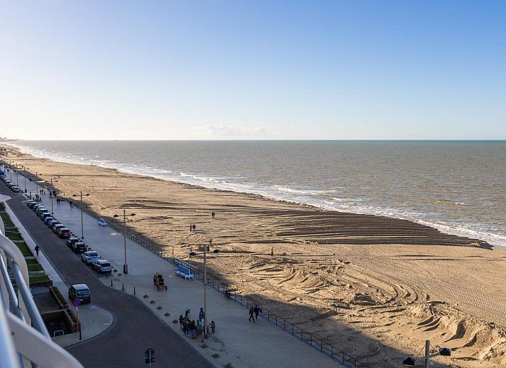 Helles Wohnzimmer des Ferienhauses Rubens - 0602 in Middelkerke, Westflandern, mit Meerblick und moderner Einrichtung.