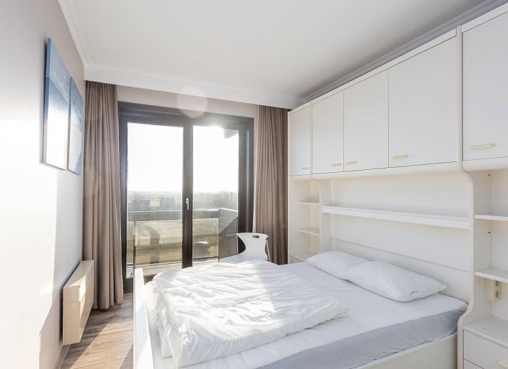 Heller Innenbereich von Dunekant - 0303 + Park.2 Ferienhaus in Middelkerke, Westflandern, mit Blick auf den Strand und das Meer.