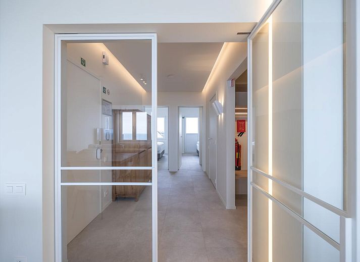 Moderne Kueche im Ferienhaus Bel Air - 0201 + Box 15 in Middelkerke, mit Meerblick in Westflandern, Belgien.
