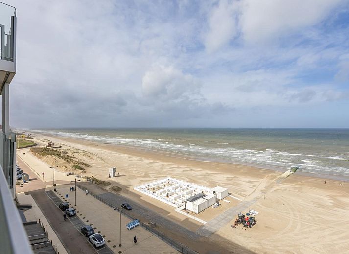 Gemuetliches Wohnzimmer mit Meerblick im Ferienhaus "De Rede 1 - 0801" in Middelkerke, Westflandern, Belgien. Perfekt fuer einen entspannten Aufenthalt.
