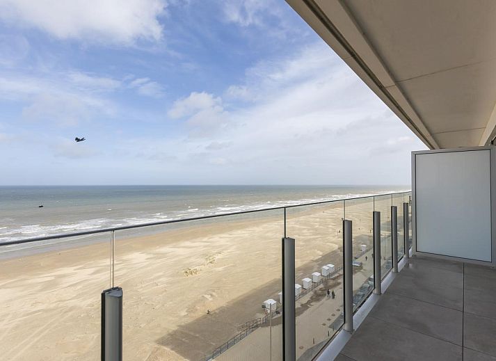 Blick von "De Rede 1 - 0801", einem Ferienhaus in Middelkerke, Westflandern, mit Panoramablick auf den Strand und die Nordsee.