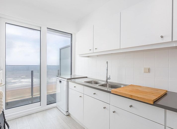 Blick von "De Rede 1 - 0801", einem Ferienhaus in Middelkerke, Westflandern, mit Panoramablick auf den Strand und die Nordsee.