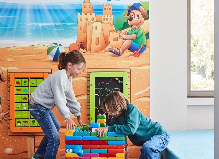 Gemuetliches Esszimmer im Familienstudio fuer 2 Erwachsene und 3 Kinder, Middelkerke, Westflandern, ideales Ferienhaus fuer Familien.