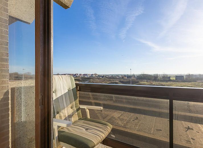 Geniessen Sie den Meerblick vom Balkon des Ferienhauses Dunekant - 0203 + park.6 in Middelkerke, Westflandern.