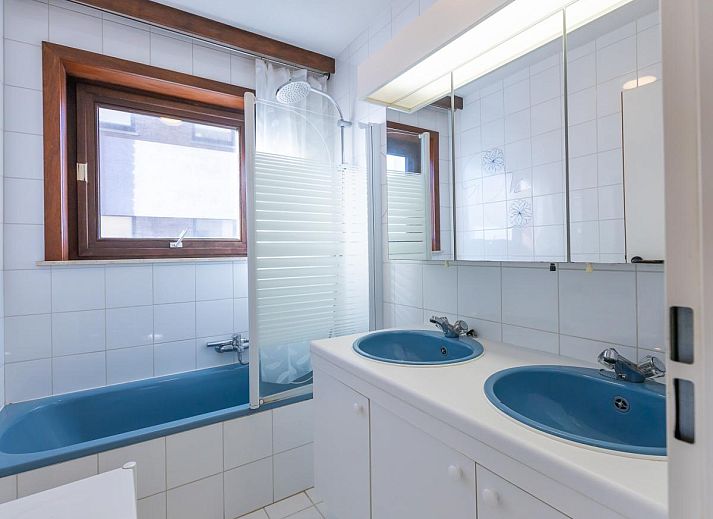 Geniessen Sie den Meerblick vom Balkon des Ferienhauses Dunekant - 0203 + park.6 in Middelkerke, Westflandern.