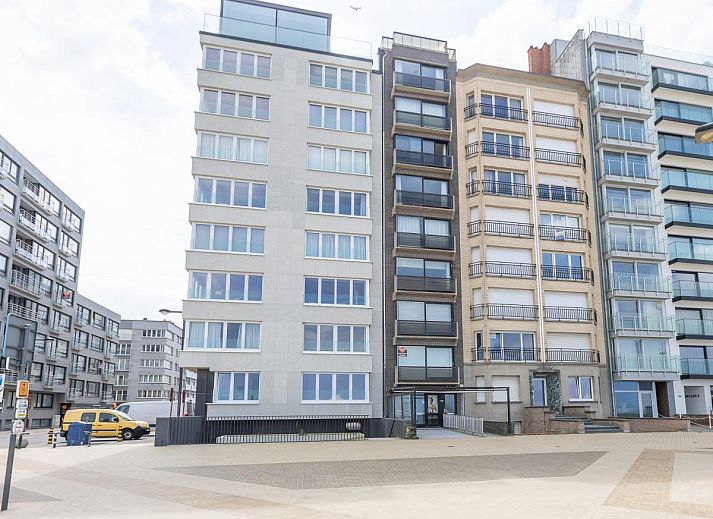 Gemuetliches Wohnzimmer des Ferienhauses Jamani - 0101 in Middelkerke, Westflandern, mit Meerblick und moderner Einrichtung.