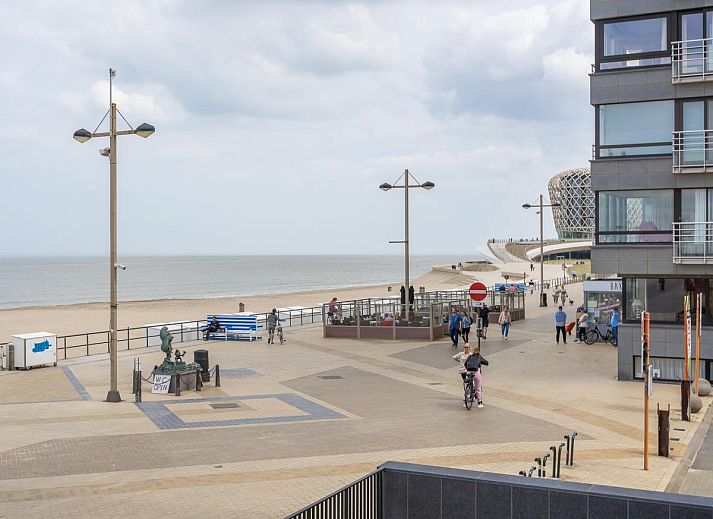Gemuetliches Wohnzimmer im Ferienhaus Jamani - 0101, Middelkerke, mit moderner Einrichtung und komfortabler Sitzecke in Westflandern, Belgien.