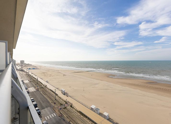 Helles Wohnzimmer mit Meerblick in Long Beach 1 - 0904, Ferienhaus in Middelkerke, Westflandern, Belgien.