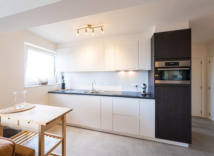 Gemuetliches Wohnzimmer des Ferienhauses Majestic - 0505 in Middelkerke, Westflandern, mit herrlichem Blick auf die Umgebung.