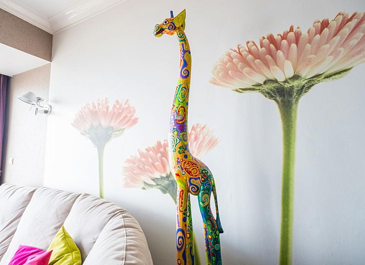 Gemuetliches Wohnzimmer im Ferienhaus Stella - 0701 in Middelkerke, Westflandern, mit Meerblick und moderner Einrichtung.