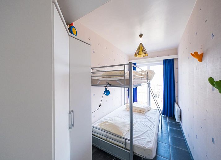 Stay Stella - 0701 in Middelkerke, Westflandern, bietet einen herrlichen Blick auf den Strand und das Meer, ideal fuer einen entspannten Urlaub.