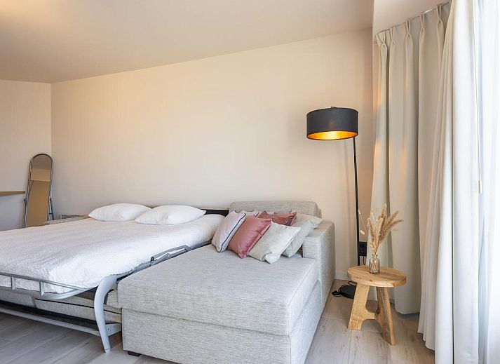 Luxurioeses Schlafzimmer im Ferienhaus Telstar - 0301, Middelkerke, mit Meerblick und moderner Einrichtung, Westflandern, Belgien.