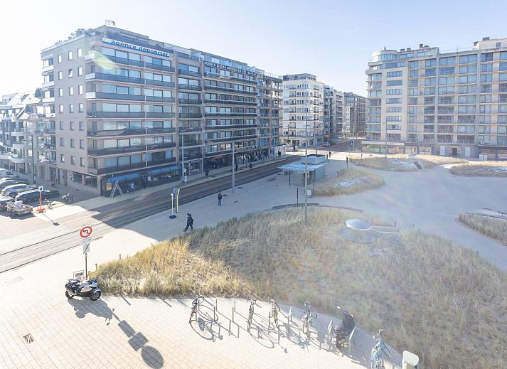 Telstar - 0301 Ferienhaus in Middelkerke, Westflandern mit Blick auf moderne Architektur und die nahe gelegene Kueste.