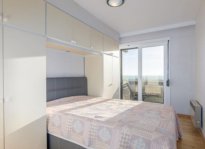 Gemuetliches Wohnzimmer in Dunekant - 0703, einem Ferienhaus in Middelkerke, Westflandern, mit Panoramablick auf den Strand.