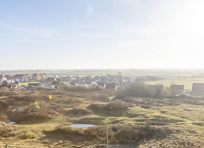Blick auf den Strand vom Balkon von Dunekant - 0703, einem Ferienhaus in Middelkerke, Westflandern, Belgien.