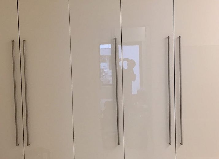 Vooraanzicht van Aan't zeetje - Westende appartement in West-Vlaanderen, Belgie met moderne gevel.