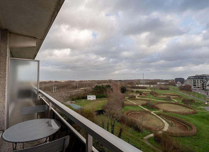 Moderne keuken in Appartement Studio 502, Bredene, West-Vlaanderen, Belgie. Uitgerust met alle gemakken voor een comfortabel verblijf.