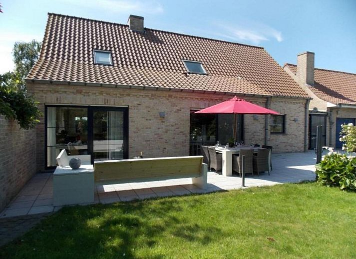 Frontzate vakantiehuis in Diksmuide, West-Vlaanderen met zonnig terras en tuin, ideaal voor ontspanning en genieten van de omgeving.