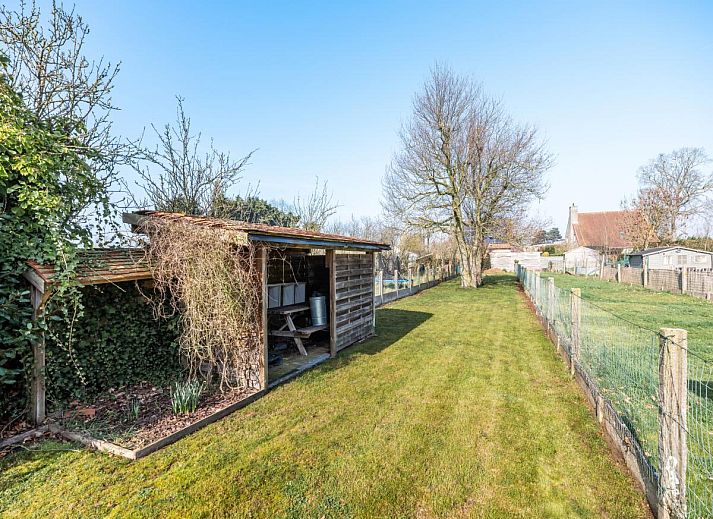 Stilvolle Kueche im Ferienhaus Magique 31 in Oostduinkerke, Belgien, mit moderner Einrichtung und viel Tageslicht.