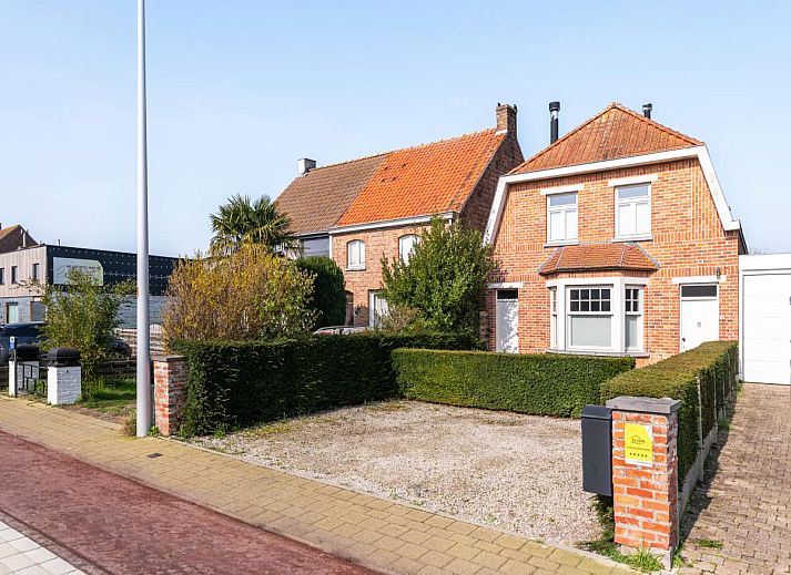 Stilvolle Kueche im Ferienhaus Magique 31 in Oostduinkerke, Belgien, mit moderner Einrichtung und viel Tageslicht.