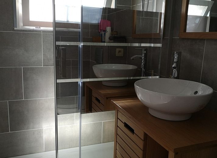 Bequeme Sitzgelegenheiten im Fisherman's House Caroline, ideal zum Entspannen in Oostduinkerke, Westflandern.