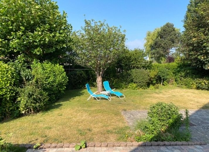 Villa Tijl Uilenspiegel in Oostduinkerke, Ferienhaus mit grosser Terrasse und gruenem Garten in Westflandern, Belgien.