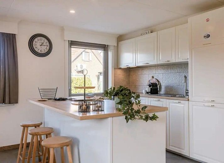 Maison du coeur in Oostduinkerke, vacation home with charming brick facade in West Flanders, Belgium.