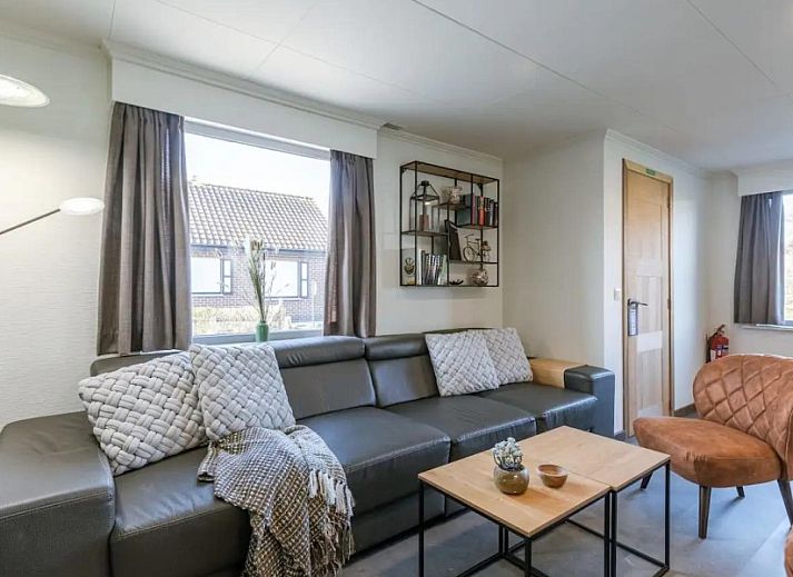 Terrace of Maison du coeur in Oostduinkerke, vacation home with cozy outdoor space in West Flanders, Belgium.