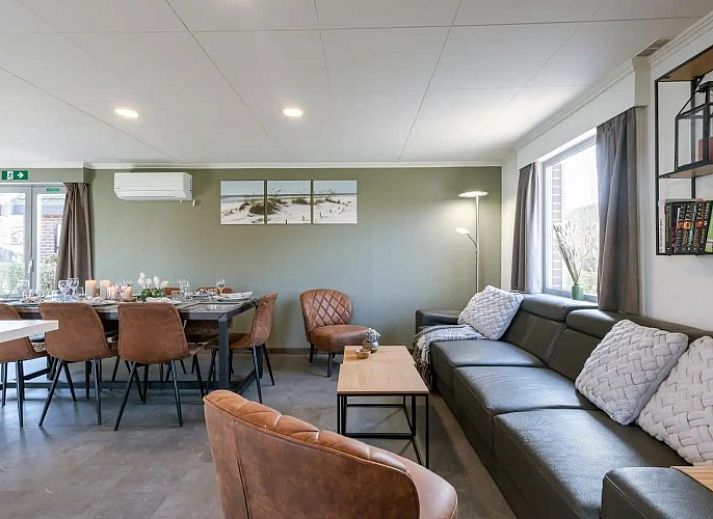 Terrace of Maison du coeur in Oostduinkerke, vacation home with cozy outdoor space in West Flanders, Belgium.