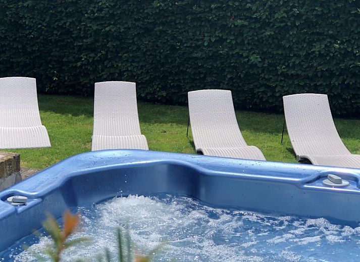 Ruime eetkamer in De Oude Klei, vakantiehuis voor 21 personen in Vlaamse Ardennen.