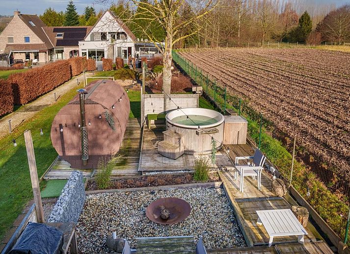 Vrijstaande woning in Geraardsbergen, Oost-Vlaanderen: luxe vakantiehuis met zwembad, ruim terras en groene omgeving in Belgi.