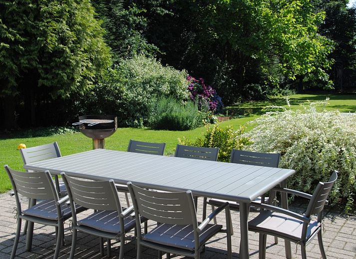 't Urselgoed vakantiehuis in Ursel, Oost-Vlaanderen met weelderige tuin en jacuzzi.
