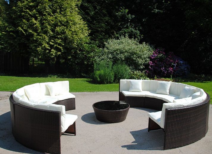 't Urselgoed vakantiehuis in Ursel, Oost-Vlaanderen met weelderige tuin en jacuzzi.