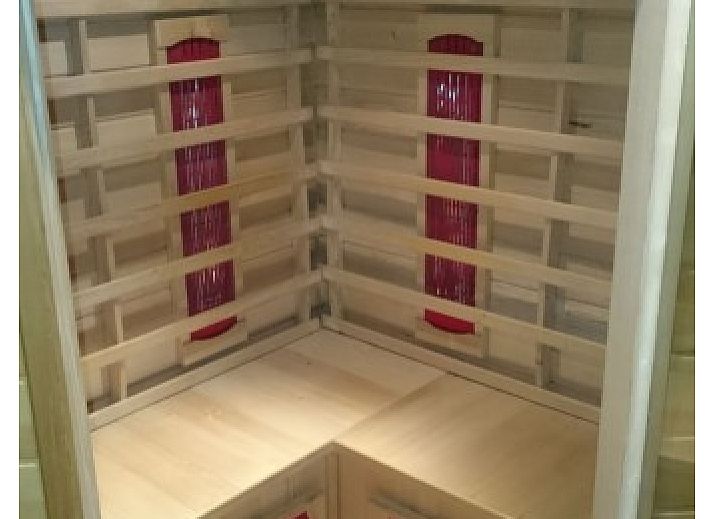 Gemuetliches Esszimmer im Relaxation House, Ferienhaus in Ursel, Ostflandern mit Holzinterieur.