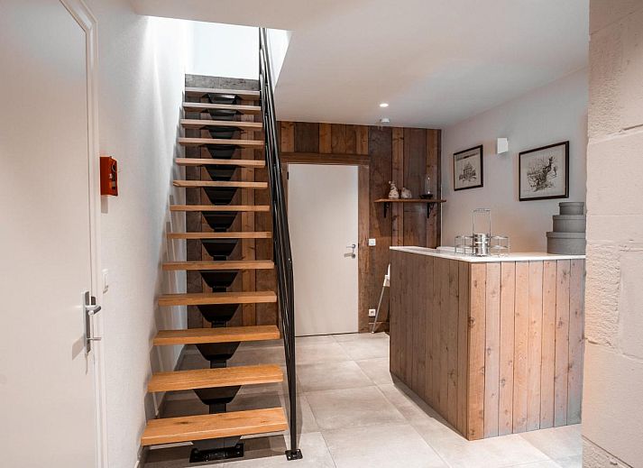 Ruime eetkamer in Caprice - Maldegem, vakantiehuis in Oost-Vlaanderen, ideaal voor familiediners en gezellige avonden.