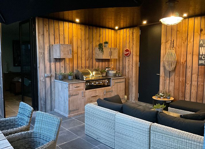 Relax in the luxurious wellness area of Holiday Home Einzigartiger Wellness-Bauernhof in Wichelen, East Flanders. Enjoy ultimate comfort.