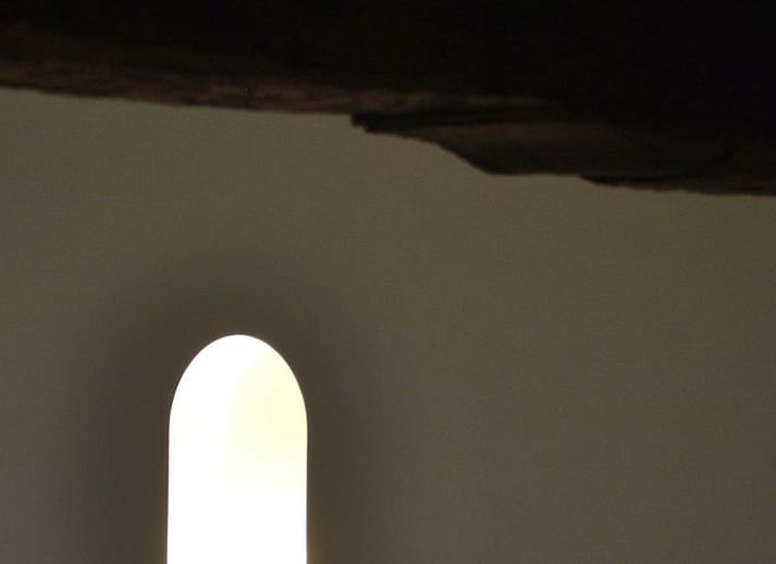 Gezellige hoek met kaarsen in Vakantiehuisje in Landskouter-Oosterzele, Oost-Vlaanderen, Belgie.