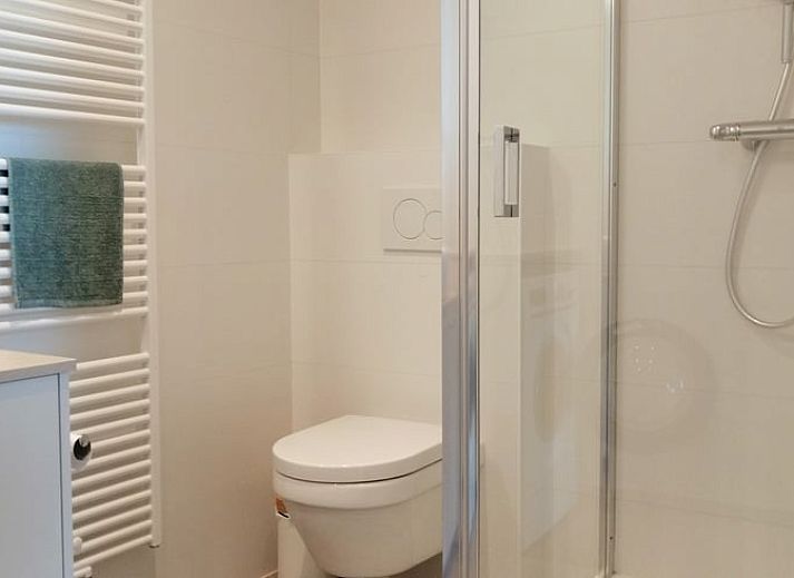 Moderne Kueche in Ferienhaus in Sleidinge mit voller Ausstattung in Ostflandern, Belgien.