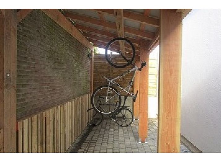 Modernes Wohnzimmer mit bequemen Sitzgelegenheiten im Ferienhaus DE KLEPPE in Brakel, Ostflandern.