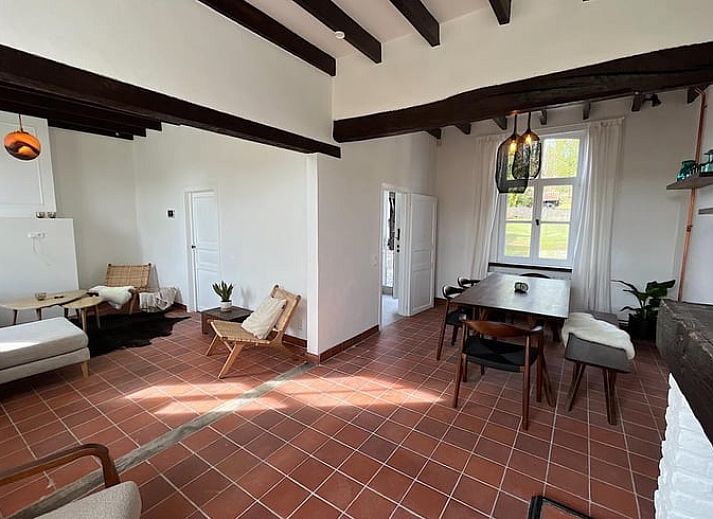 Ferienhaus Ferienhaus in Gavere Dikkelvenne, Ostflandern, umgeben von einem bluehenden Garten und ruhiger Natur.