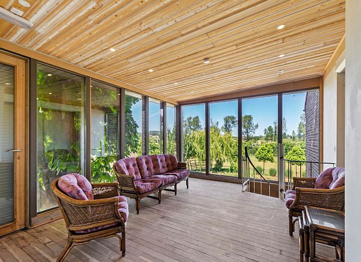 Quanto A vacation home in Geetbets, Flemish Brabant with charming brick facade and peaceful garden.