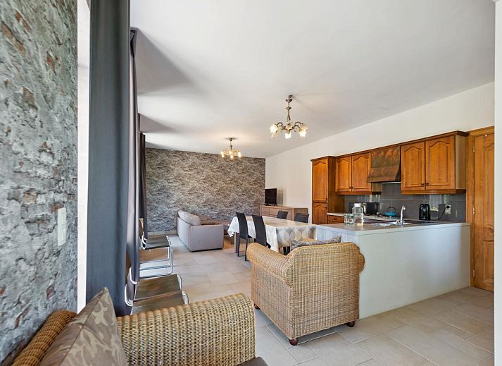 Quanto A vacation home in Geetbets, Flemish Brabant with charming brick facade and peaceful garden.