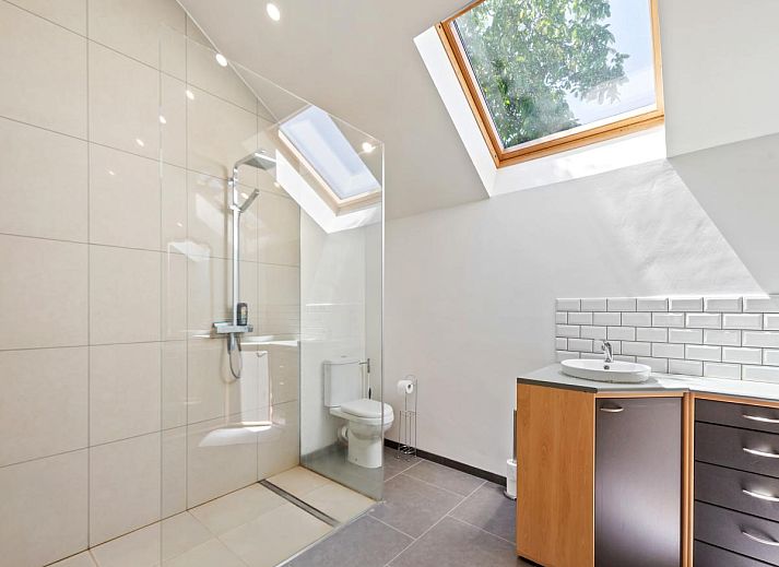 Veranda of Quanto A vacation home in Geetbets, Flemish Brabant overlooking green nature.