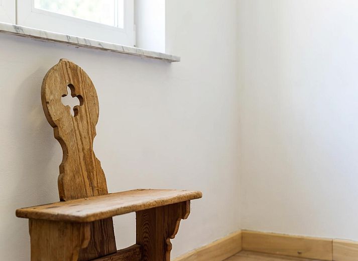 Dining area in Quanto A vacation home in Geetbets, Flemish Brabant with modern kitchen and lots of light.