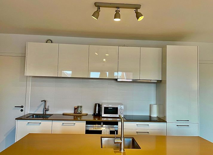 Guest house 040153 - Apartment Antwerp - Modern 2BR 1/5 BA Near Diamond District by OneLuxStay